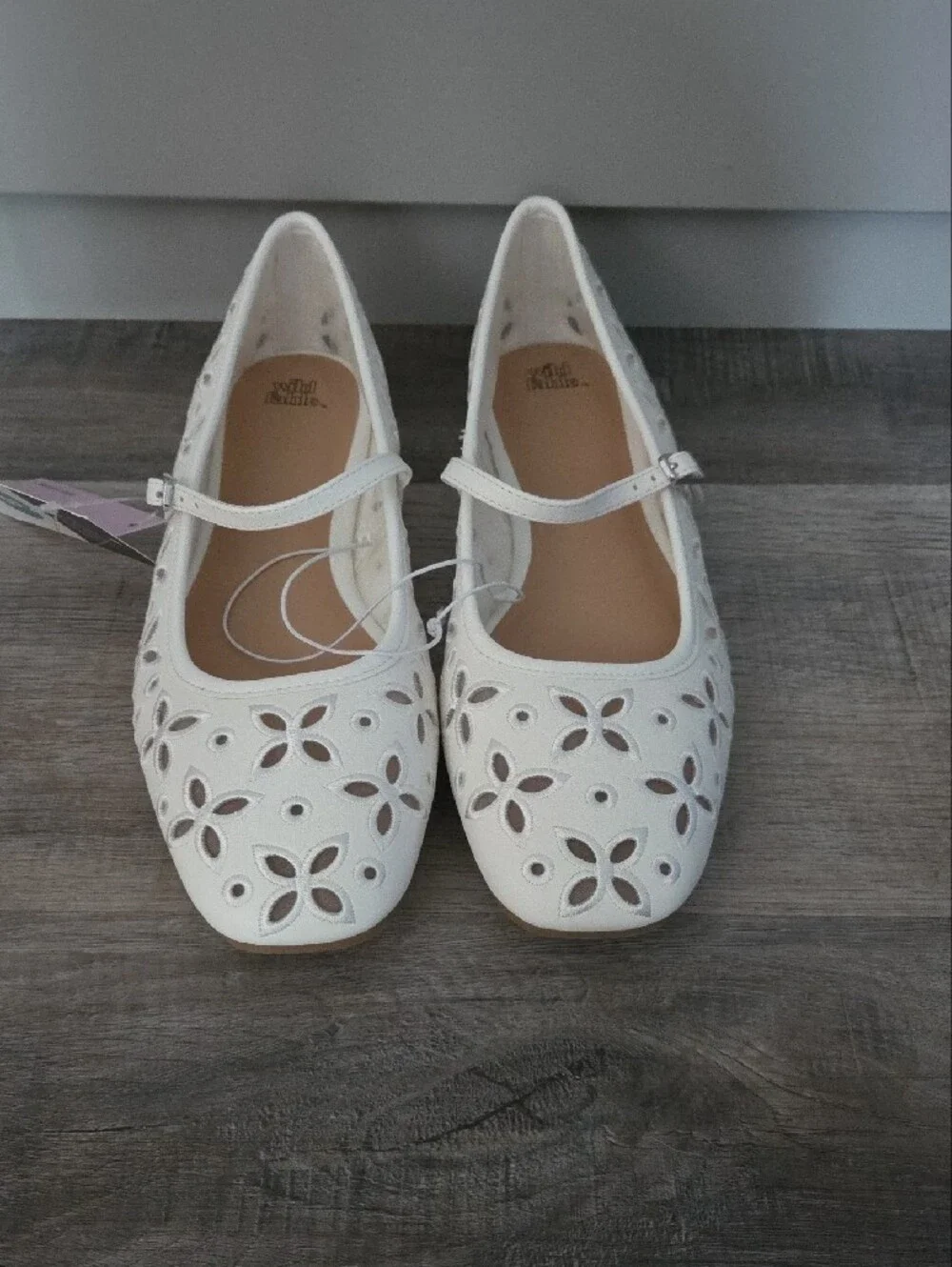 White Floral Cutout Elsa Mary Jane Flats, Size 11, New In Box